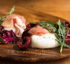 カルフォルニア産ブラータチーズとアメリカンチェリー ルッコラ lb エルビー wine bar grill ワインバー グリル roppongi 六本木 daikanyama 代官山 tokyo 東京 restaurant レストラン global dinin 夏メニュー 夏野菜 メニュー