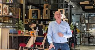 Alege re/max pentru tranzactii imobiliare profitabile sau pentru a fi antreprenor. Franciza 5 To Go Romanii Atrag Un Fond De InvestiÈ›ii In Afacere