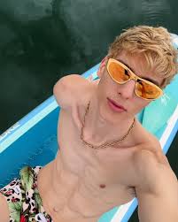 Paddle board yoga 🌊