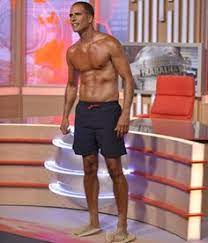 #benfica #ricardo araujo pereira #sport lisboa e tive a tarde toda a estimular, hoje, desculpa lá.. Ricardo Araujo Pereira Despe Se E Faz Furor No Programa Da Sic A Ferver Vidas