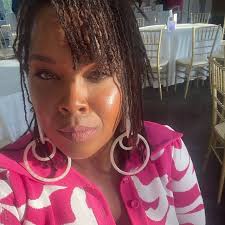 Takema Robinson (@iamtakema) • Instagram photos and videos