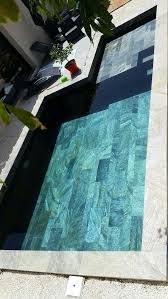 Pin Von Jenny Drivenlikethesnow Auf Pools And Water Schwimmbad Fliesen Kleine Hinterhof Pools Swimming Pool