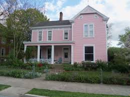 Pink House Very Attractive At 520 E Main Street Georgetown Kentucky Built In 1880 S Historic Homes Pink Houses Country Cottage