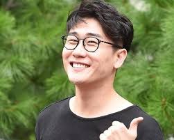 스타뉴스 한해선 기자 /사진=영탁 인스타그램트로트 가수 영탁이 아버지와의 과거 사진을 공개했다. ë¯¸ìŠ¤í„°íŠ¸ë¡¯ ì˜íƒ ë‚˜ì´ ê²°í˜¼ ê³ í–¥
