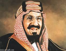 استاذ سعودي يكشف احدى قصص الملك عبد العزيز ال سعود قبل توحيد المملكة العربية السعودية دنيا الوطن