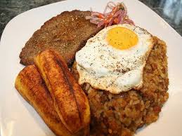 Plato Peruano Bistec A Lo Pobre Animate A Preparar Un Rico Y Contundente Tacu Tacu Video Comida Peruana Recetas Peruanas Comida