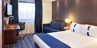 Travelers desiring to stay outside of downtown london will find the premier inn london wimbledon south hotel a wonderful choice in accommodations. Michelange Batiment Cilia Hotels In Colliers Wood London Turbulence La Biologie Lis