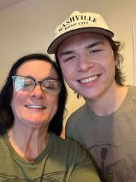 🚨 CARRIE UNDERWOOD JUST ORDERED 1,000 JOHN FOSTER SHIRTS & MUGS! 😲🎤  What's she planning to do with all of them? We don't know yet—but one  thing's for sure: they're going FAST.