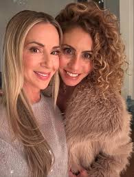 Friday Feeling courtesy of Ella Fair 🏝️ Currently covered in dust  renovating a home but mentally