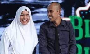 Cuma memikirkan mungkin banyak program komedi pada. Isteri Achey Bocey Beautifulnara Gosip Artis Malaysia Terkini