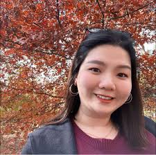 JunYik Lim updated her profile picture.