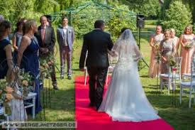 Hier haben sie den überblick über die verschiedenen hochzeitstage. Einzug Zur Hochzeit Was Ist Moglich Was Wirkt Wie