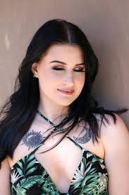 Can I find a makeup artist in Kalkallo who makes house calls?