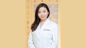 浸大中醫藥學院臨床部中醫臨床助理教授校友錢穎儀博士| 《浸大讯 ...