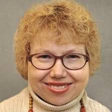 Paula Wolf (@PaulaYWolf)