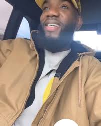 Smile through the everyday hustle 😁💸