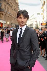 Hannah arterton as taylor and giulio berruti as raf perform this song in the film walking on sunshine (2014). Giulio Berruti In Movie Premiere Walking On Sunshine Most Handsome Men Italian Men Beautiful Men