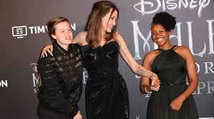 Jun 22, 2021 · angelina jolie was spotted dressed to impress with her growing teen kids, zahara and pax, as they enjoyed a fancy dinner in brentwood, shortly after she returned home from visiting refugees in africa. Angelina Jolie Opens Up About Recent Hospital Visits With Her Daughters Sheknows