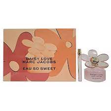 Marc jacobs daisy perfume christmas gift. Marc Jacobs Daisy Love Eau So Sweet Eau De Toilette Gift Set Beauty Amazon Com