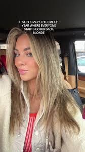 Courtney Bechtel's Instagram, Twitter & Facebook