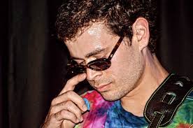 Julie Broadus's Instagram, Twitter & Facebook