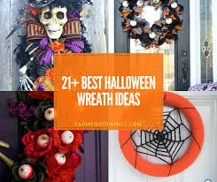 These outdoor halloween decorations can help you transform your backyard, porch, and front yard into a haunted playland. 21 Spooky Diy Halloween Wreath Ideas And Designs For 2021