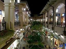 Ala Moana Center In Honolulu Is The Largest Shopping Mall In Hawaii And The Largest Open Air Shopping Center In T Hawaii Vacation Hawaiian Vacation Miss Hawaii