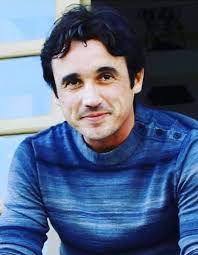 The resident of são paulo state's country side, caito junqueira, began studying drawing and painting in the early 70s with private tutors and later at the escola panamericana de arte as preparation for the exams to architecture college admission. Caio Junqueira Wikipedia A Enciclopedia Livre