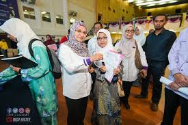 Di bawah merupakan perkongsian info mengenai panduan dan syarat kelayakan untuk membuat permohonan pengajian ke mesir, jordan dan morroco bagi lepasan spm dan stam merangkumi tarikh penting permohonan dan aplikasi. Selamat Datang Pelajar Baharu Umt Sesi 2017 2018