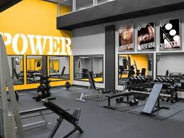 World Gym Will Work With Club Owners Who Wish To Convert To Its Brand By Covering Half Of The Re Brandin Gym Interior Gym Design Interior Fitness Center Design