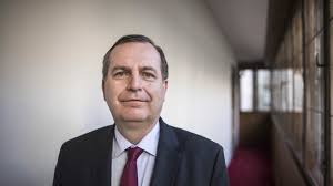 Prof mudr tom zima drsc mba born july 2 1966 is the current rector of charles university rektor univerzity karlovy tom zima v tom jede s n mi rektor. Rektor Univerzity Karlovy Zverejnil Audit Cesko Cinskeho Centra Financovani Jeho Aktivit Cinou Nezjistil Hospodarske Noviny Ihned Cz