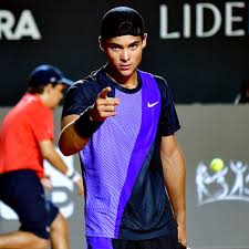 Guto Miguel vence duelo brasileiro com Leonardo Storck e faz final do juvenil de Roland Garros