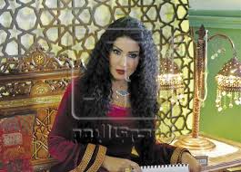 وهي ممثلة مصرية من مواليد محافظة الإسكندرية سنة 1966م، درست التجارة في جامعة الإسكندرية وتخرجت سنة 1997م، بدأت التمثيل عام 1999م من خلال دور صغير في. Ø³Ù…ÙŠØ© Ø§Ù„Ø®Ø´Ø§Ø¨ Ø§Ù„Ø­Ù„Ø§Ù„ Ù„Ø§ ÙŠØ±ÙˆØ¬ Ù„Ù„Ø¯Ø¬Ù„ ÙˆØ§Ù„Ø´Ø¹ÙˆØ°Ø© Ø­ÙˆØ§Ø± Ø§Ù„Ù…ØµØ±ÙŠ Ø§Ù„ÙŠÙˆÙ…
