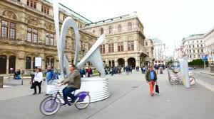 Vindobona и metropolis civitas viennensium, венг. Vienna Austria People Opernring Square Video By C Ghizzonic Stock Footage 424273590