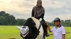 Ada 20 gudang lagu ustad arifin ilham istri 3 terbaru, klik salah satu untuk download lagu mudah dan cepat. Masa Iddah Habis Istri Pertama Ustaz Arifin Ilham Langsung Ingin Berkuda