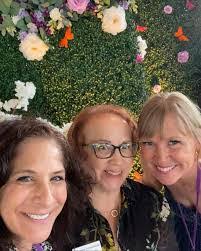 Donna Kunsman's Instagram, Twitter & Facebook