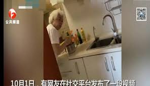 蓝色的思念流转】泪目!孙女们中秋组团偷偷回家看奶奶-1万粉丝8千作品热议中_资讯视频-免费在线观看-爱奇艺