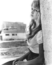 (bardot was married to vadim from 1952 to 1957.) Brigitte Bardot Shooting The Night Heaven Fell 1957 Erotisk