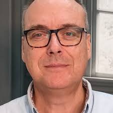 Dos noticias que se entienden mejor juntas. No se me ocurrirá a mí criticar  ninguna de las dos informaciones, que considero veraces dada mi amplia  experiencia en el sector y en la