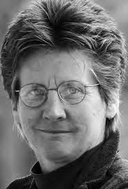 the Peculiar intelligence of Parrots”