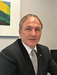 An vertreter der tafel altenkirchen, um deren angebot für benachteiligte menschen zu unterstützen. Rolf Renda Bausparen Und Baufinanzierung In Altenkirchen Bausparkasse Schwabisch Hall Bausparkasse Schwabisch Hall