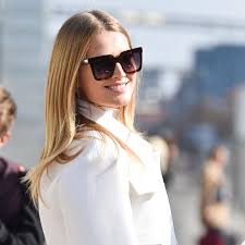 Maybe you would like to learn more about one of these? Toni Garrn Bestatigt Baby Geruchte Sie Ist Im Sechsten Monat Schwanger Gala De