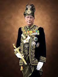 At the ceremony, sultan sallehuddin also proclaimed the tunku laksamana of kedah, datuk seri diraja tunku shazuddin ariff al aminul karim sultan sallehuddin and tengku tan sri datuk paduka (dr. Warisan Raja Permaisuri Melayu Susunan Kekananan Kerabat Negeri Kedah Darul Aman 2018