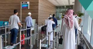 مطار الرياض, مطار الملك خالد استمرت رحلة الخطوط الجوية السعودية المتجهة من مطار الملك خالد الدولي بالرياض إلى مطار الجوف والتي أقلعت الساعة الخامسة فجر الجمعة، نحو 6 ساعات. Lbmuluzbhujlrm
