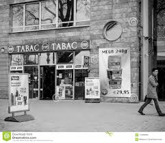 Prix des paquets de 20 (ou 19 selon pays) cigarettes. Boutique De Tabac De Tabac En Allemagne Pres De Strasbourg Image Stock Editorial Image Du Allemagne Boutique 113829089
