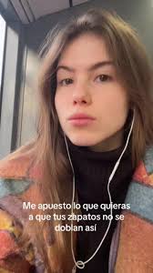 Lucie Long Legs Barefoot