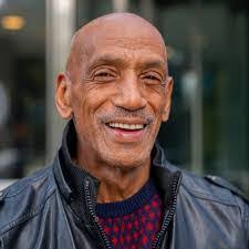 Larry Mingo's Instagram, Twitter & Facebook