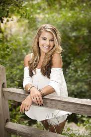 Realityrefinement Com Senior Photography Poses Senior Photos Girls Senior Pictures Girl Poses