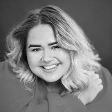 Eliza Waters's Instagram, Twitter & Facebook