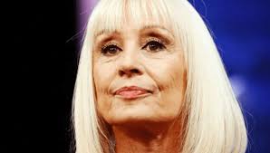 La cantante, actriz y presentadora raffaella bárbara carrá falleció a los 78 años. Yn9cvnaeeuncpm